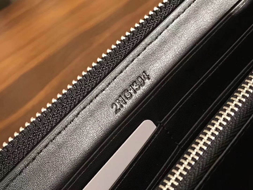 【2024】【PRADA  公式 旗艦店】プラダ  財布当日出荷 好評に付き再入荷！30*22*10CM