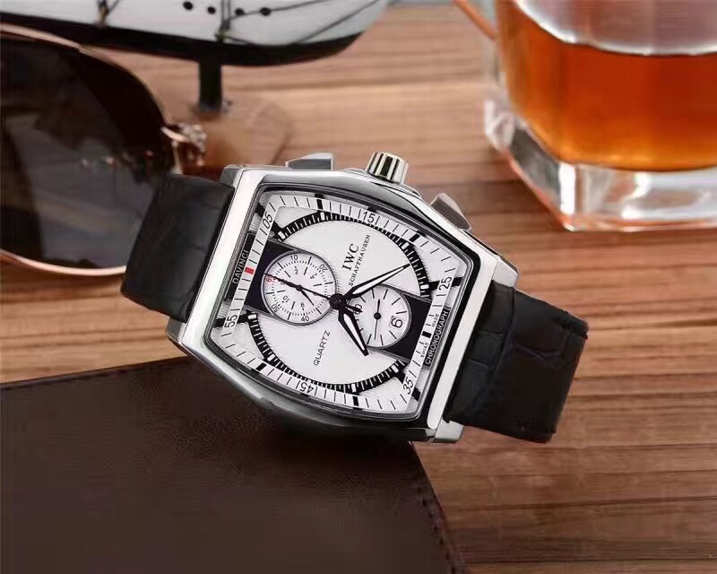 IWC  ( IWC)  腕時計  56*52MM