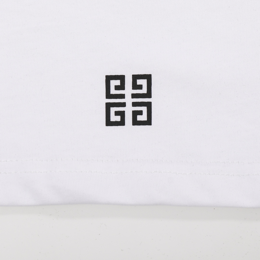 【2024】【GIVENCHY 公式旗艦店】ジバンシー  Tシャツ ご好評に付き再入荷！