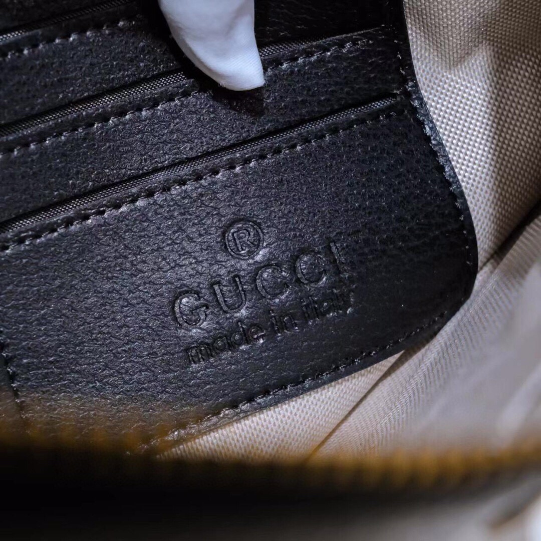 【GUCCI 公式 旗艦店】クッチ  クラッチバッグ 当日出荷 好評に付き再入荷！28*20CM