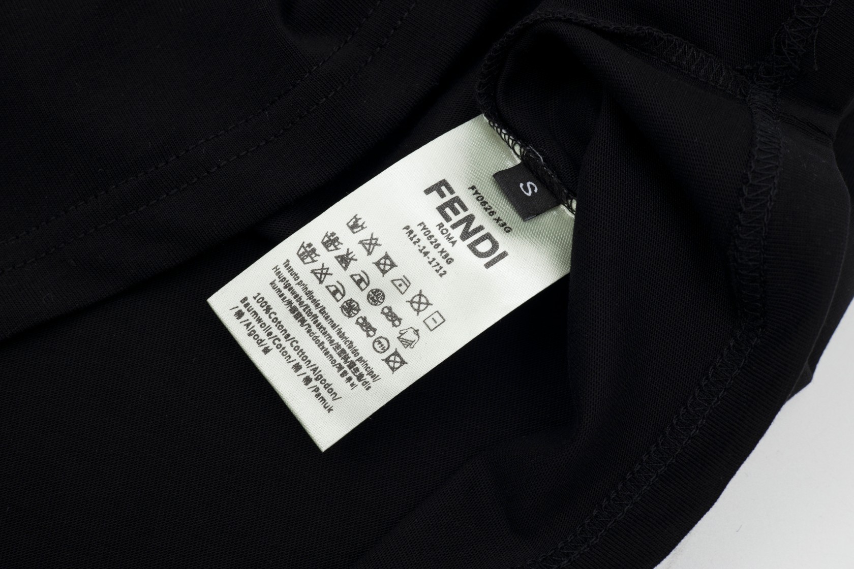 【FENDI 公式旗艦店】フェンディ   Tシャツご好評に付き再入荷！