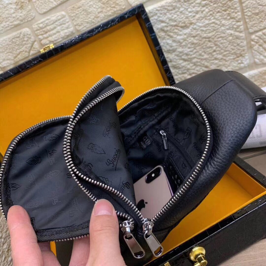 【GUCCI 公式 旗艦店】クッチ  胸ポケット当日出荷 好評に付き再入荷！30*18*7CM