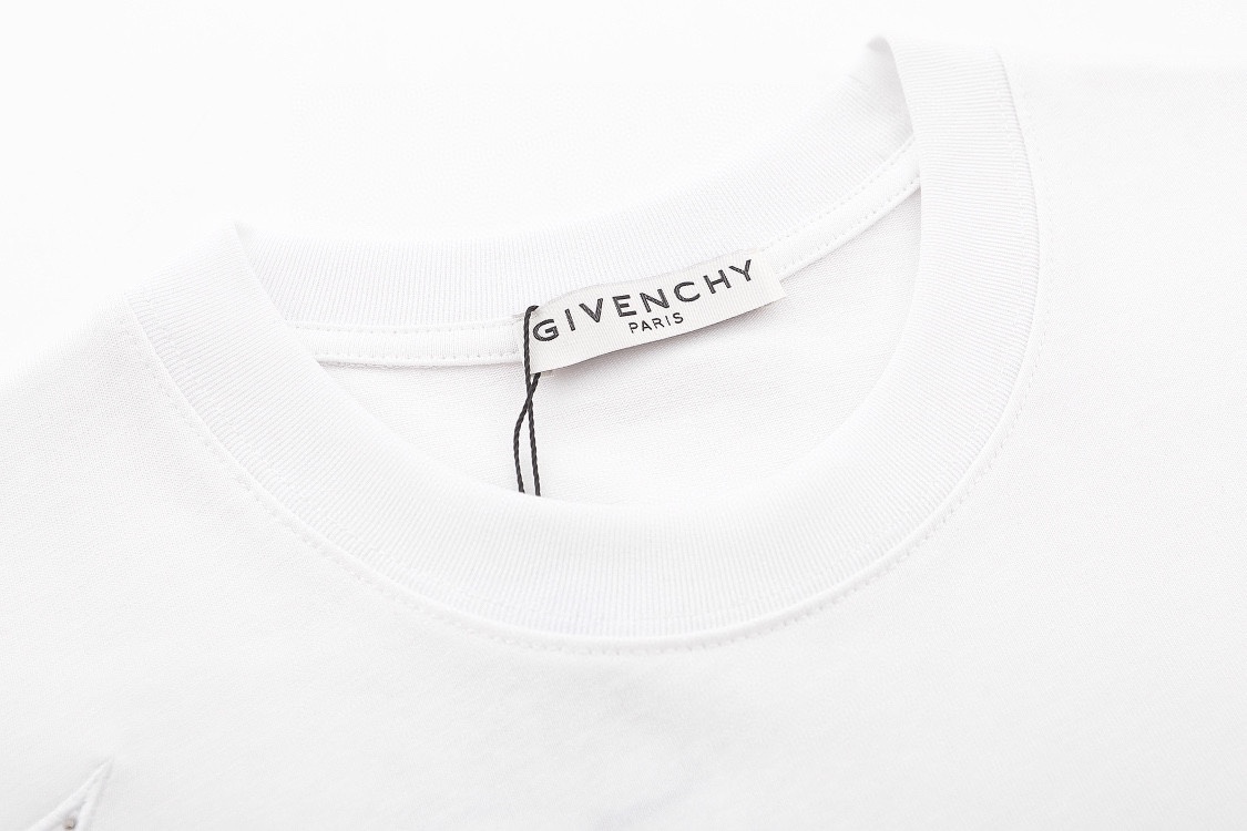 【2024】【GIVENCHY 公式旗艦店】ジバンシー   Tシャツ ご好評に付き再入荷！