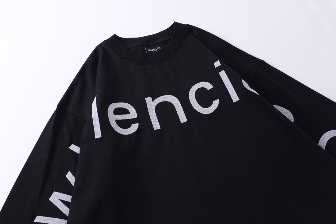 【BALENCIAGA  公式旗艦店】バレンシアガ 丸首の衛衣スウェット ご好評に付き再入荷！