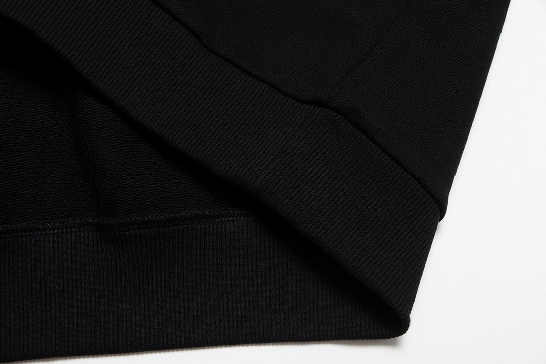 【GIVENCHY  公式旗艦店】ジバンシー 丸首の衛衣 スウェットご好評に付き再入荷！