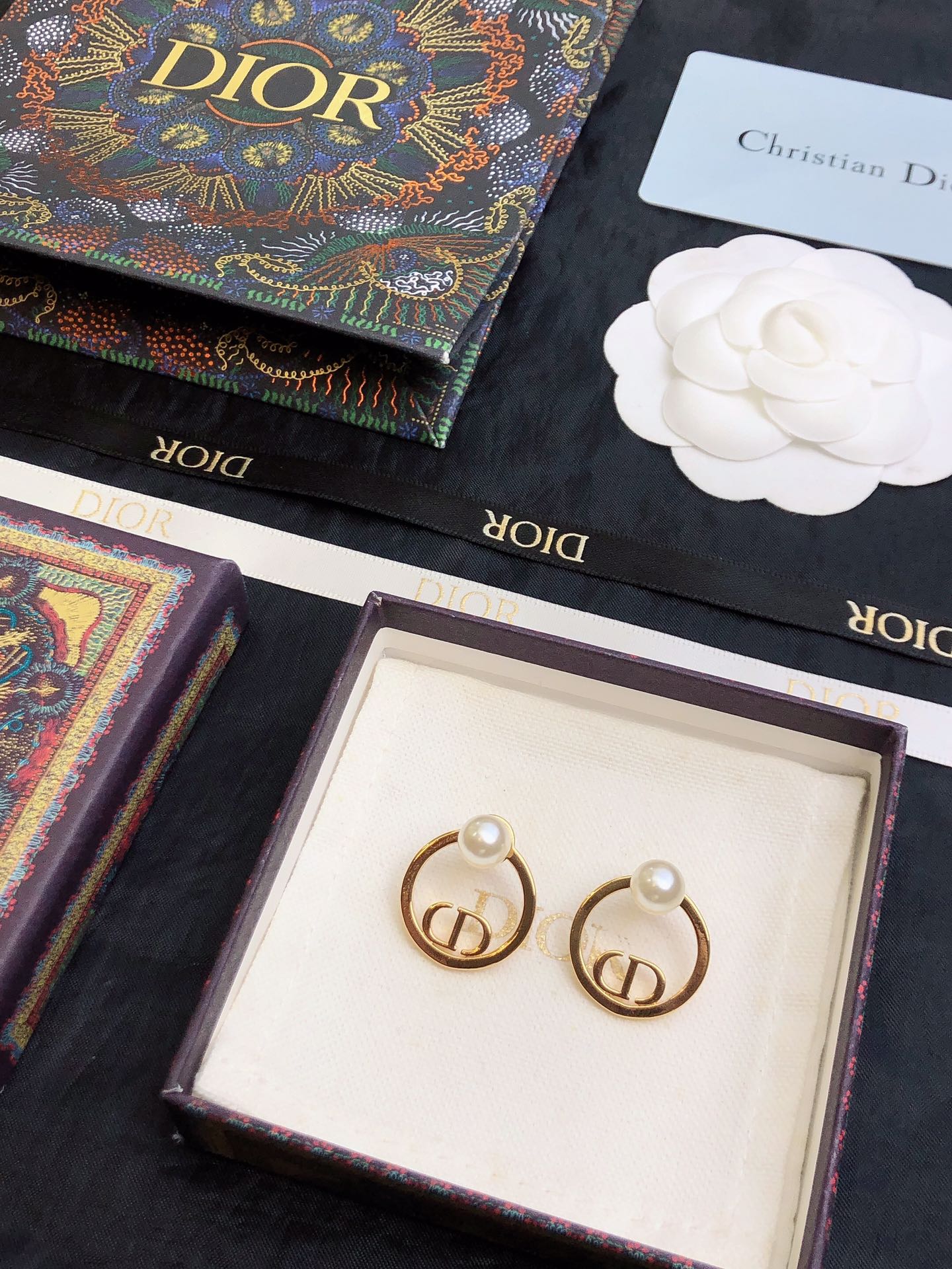 【2024】【DIOR】 ディオール  ファッションスタイルのイヤリング