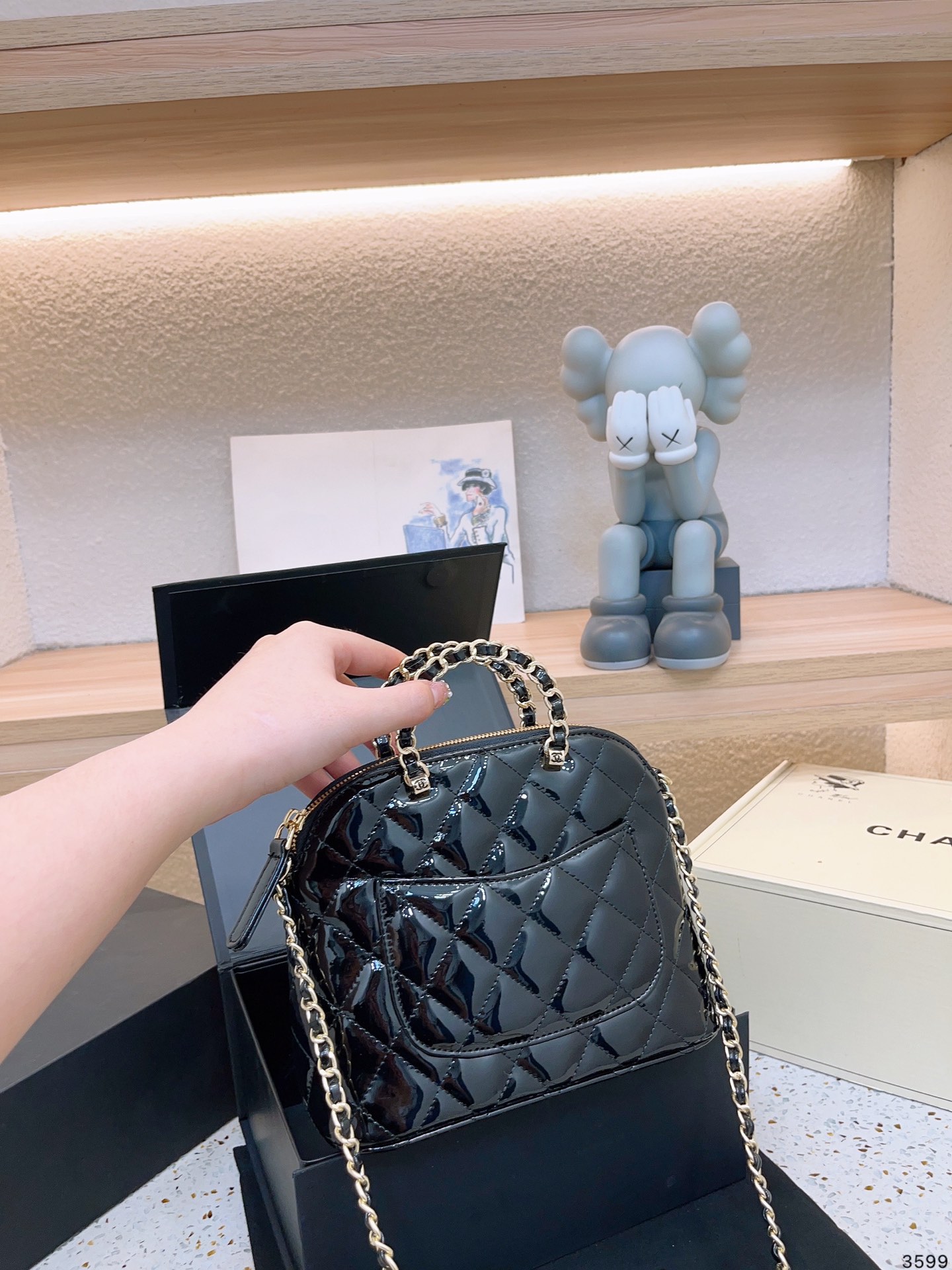 【CHANEL  公式 旗艦店】シャネル   ショルダーバッグ  当日出荷 好評に付き再入荷！21*17CM