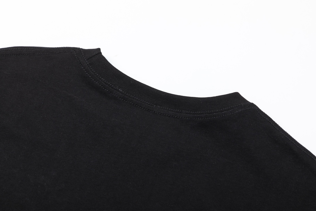 【2024】【LOEWE 公式旗艦店】ロエベ    Tシャツご好評に付き再入荷！