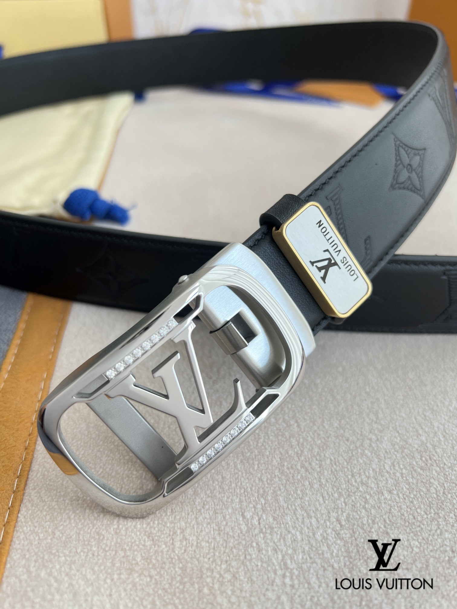 【2024】LV【 LOUIS VUITTON】(ルイヴィトン) 3.5cmベルト メンズ