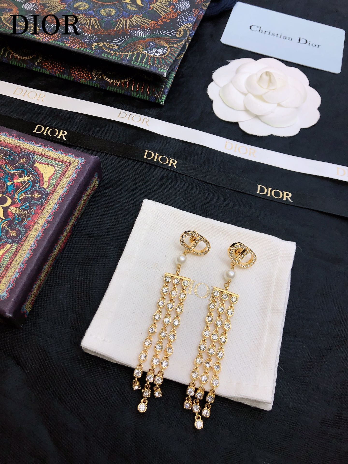 【2024】【DIOR】 ディオール  ファッションスタイルのイヤリング