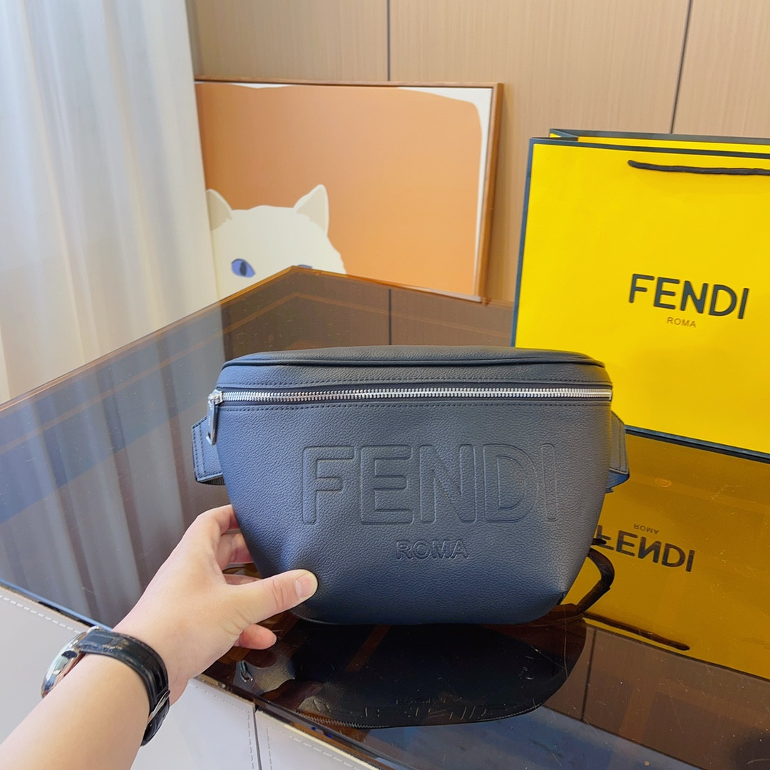 【FENDI 公式 旗艦店】 フェンディ  ウエストポーチ  当日出荷 好評に付き再入荷！29*8*16CM