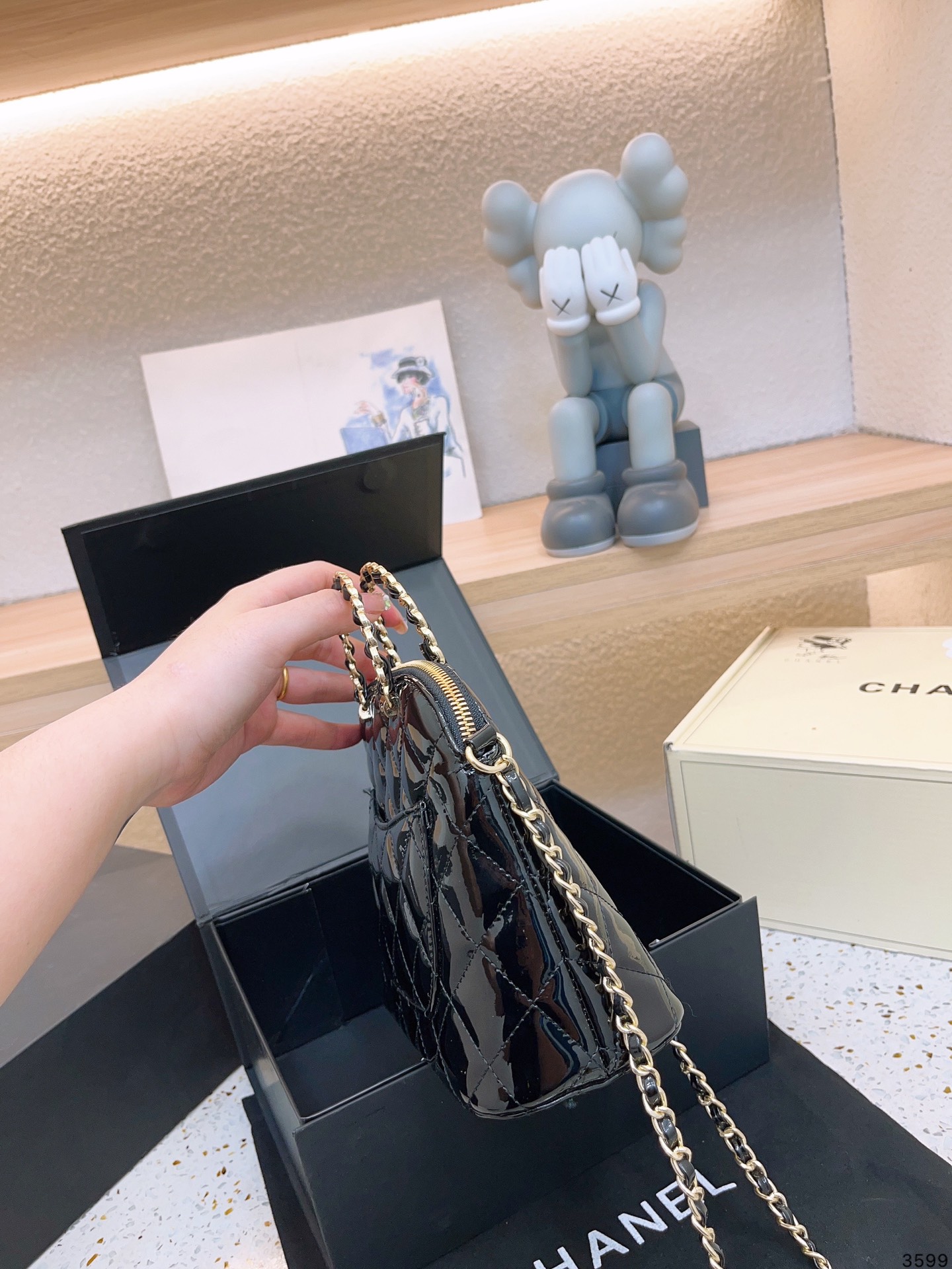 【CHANEL  公式 旗艦店】シャネル   ショルダーバッグ  当日出荷 好評に付き再入荷！21*17CM