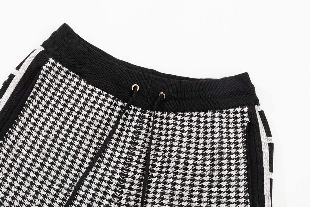 【2024】【FENDI  公式旗艦店】フェンディ   ショートパンツご好評に付き再入荷！