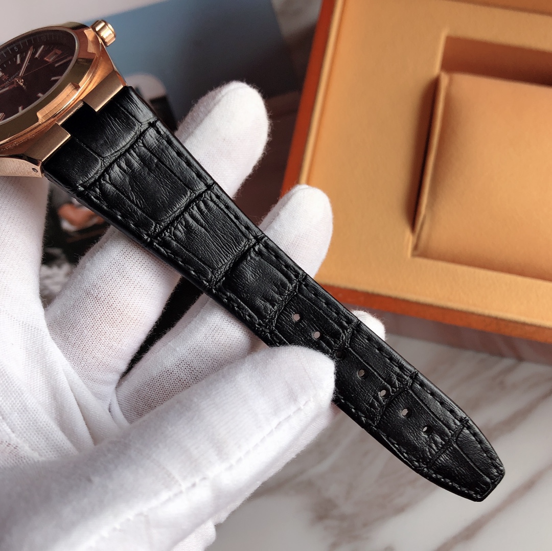 【2024】VACHERON  CONSTANTIN (ヴァシュロン・コンスタンタン)  腕時計42MM