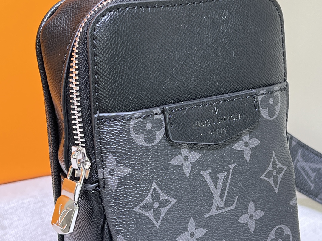 【2024】【LOUIS VUITTON  公式 旗艦店】 ルイヴィトン   胸ポケット当日出荷 好評に付き再入荷！13*21*5CM
