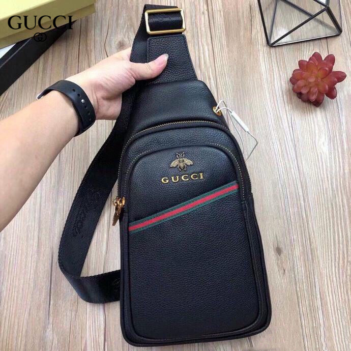 【GUCCI 公式 旗艦店】クッチ  胸ポケット 当日出荷 好評に付き再入荷！28*18*7CM