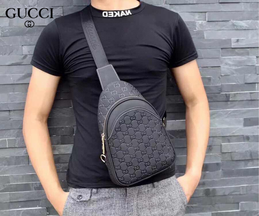 【2024】【GUCCI 公式 旗艦店】クッチ  胸ポケット 当日出荷 好評に付き再入荷！19*20*5CM