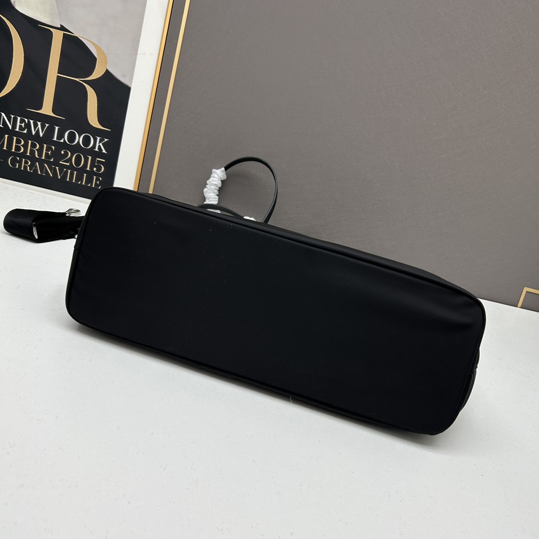 【2024】【PRADA  公式旗艦店】プラダ  ハンドバッグ 当日出荷 好評に付き再入荷36*34*13CM