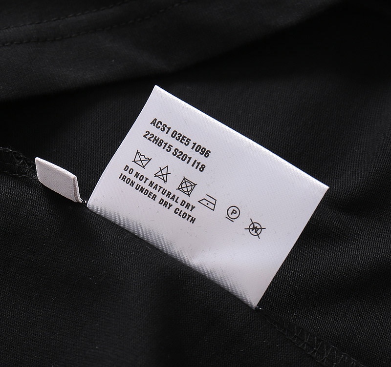 【2024】【PRADA  公式旗艦店】プラダ   Tシャツご好評に付き再入荷！