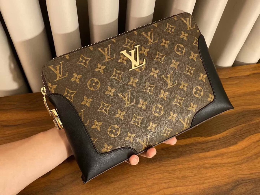 【LOUIS VUITTON  公式旗艦店】ルイヴィトン  クラッチバッグ  当日出荷 好評に付き再入荷！29*19*4CM