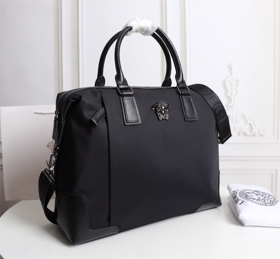 【2024】【VERSACE 公式旗艦店】ヴェルサーチ 旅行かばん  当日出荷 好評に付き再入荷！41*31*13CM