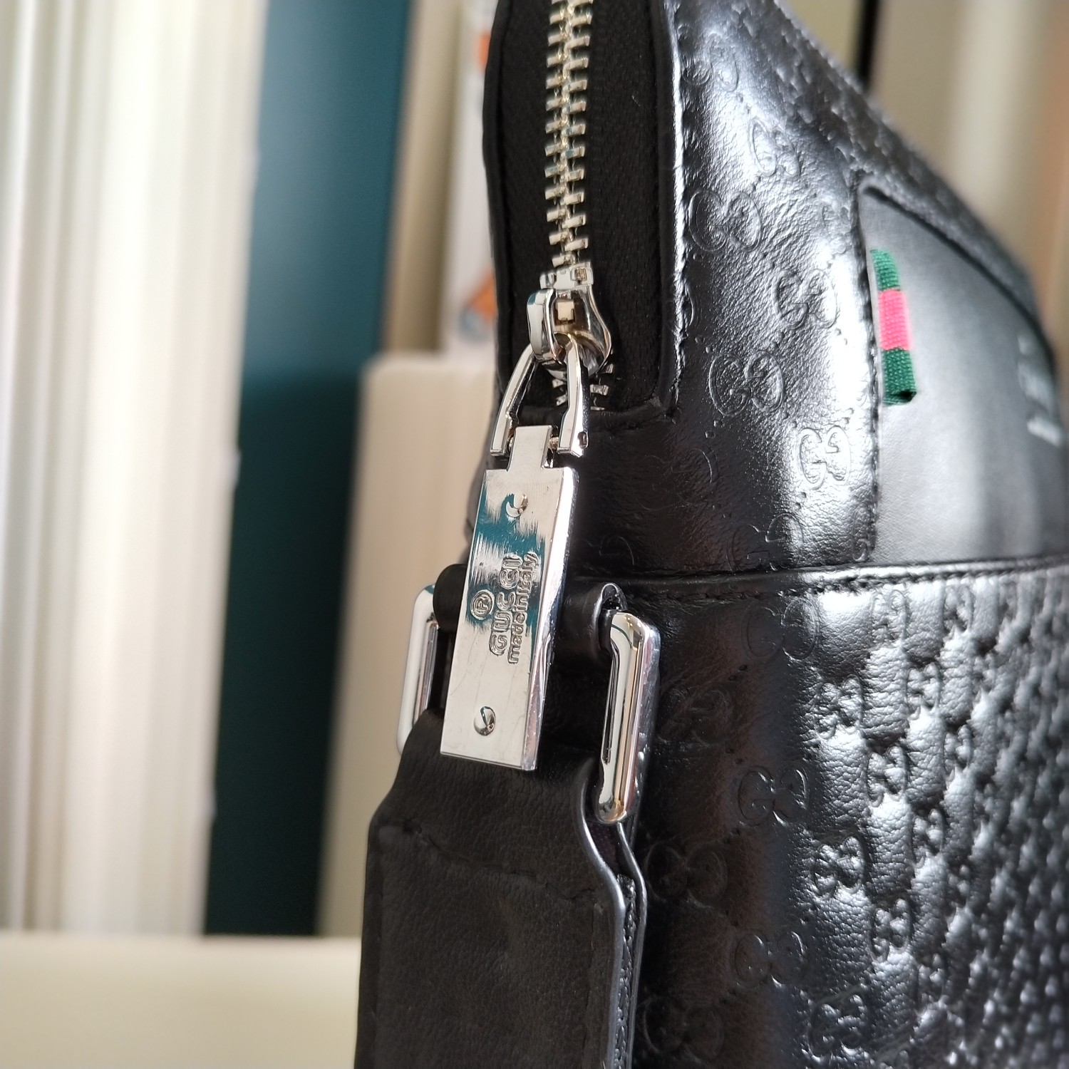 【2024】【GUCCI 公式 旗艦店】グッチ   ショルダーバッグ 当日出荷 好評に付き再入荷！26*28*5CM