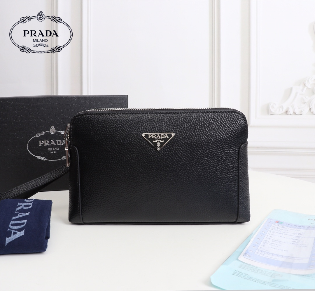 【2024】【PRADA   公式 旗艦店】プラダ  クラッチバッグ当日出荷 好評に付き再入荷！24*14*5CM