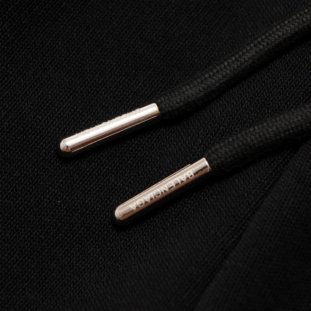 【BALENCIAGA   公式旗艦店】バレンシアガ   ショートパンツ  ご好評に付き再入荷！