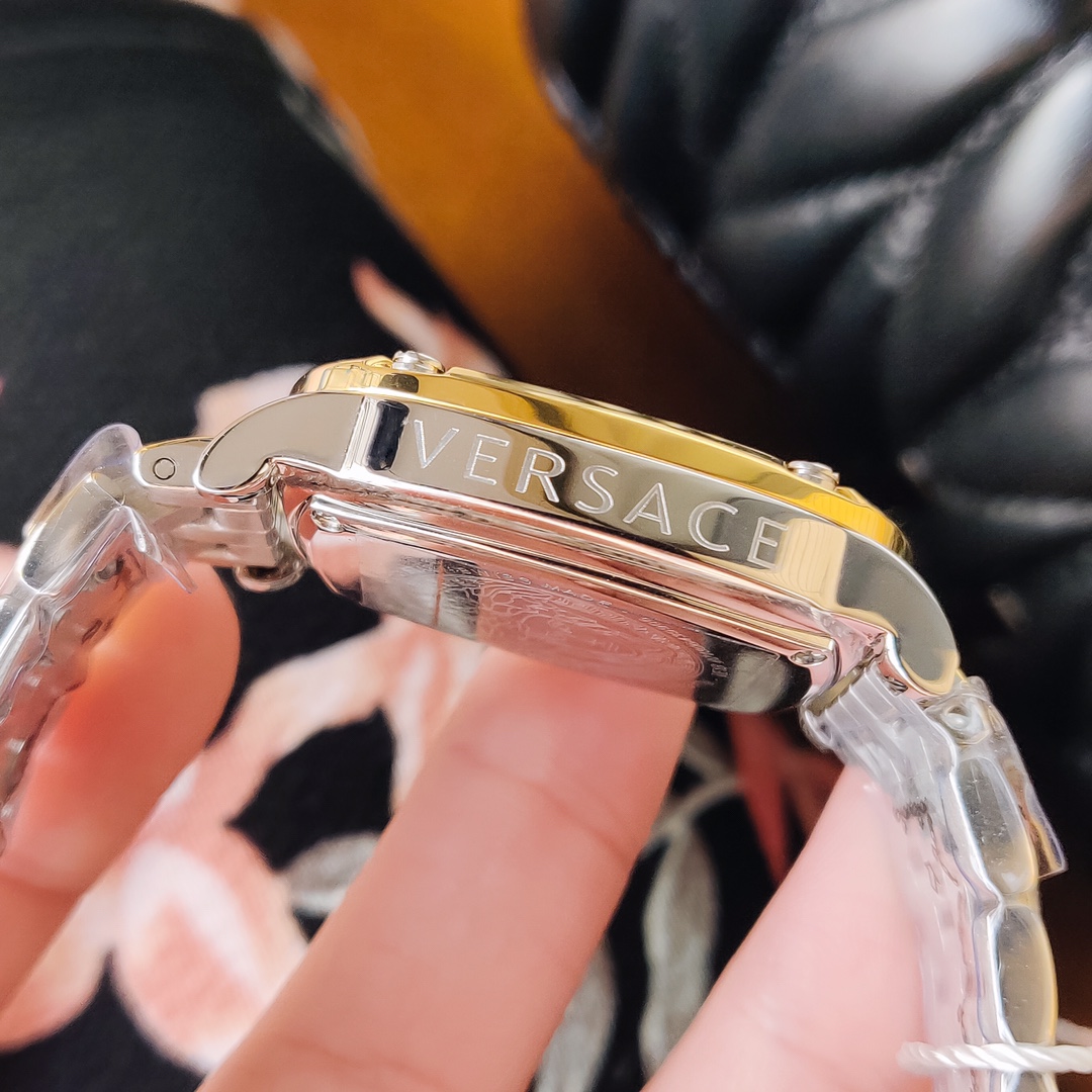 【2024】VERSACE  ( ヴェルサーチ)  腕時計 35*7MM