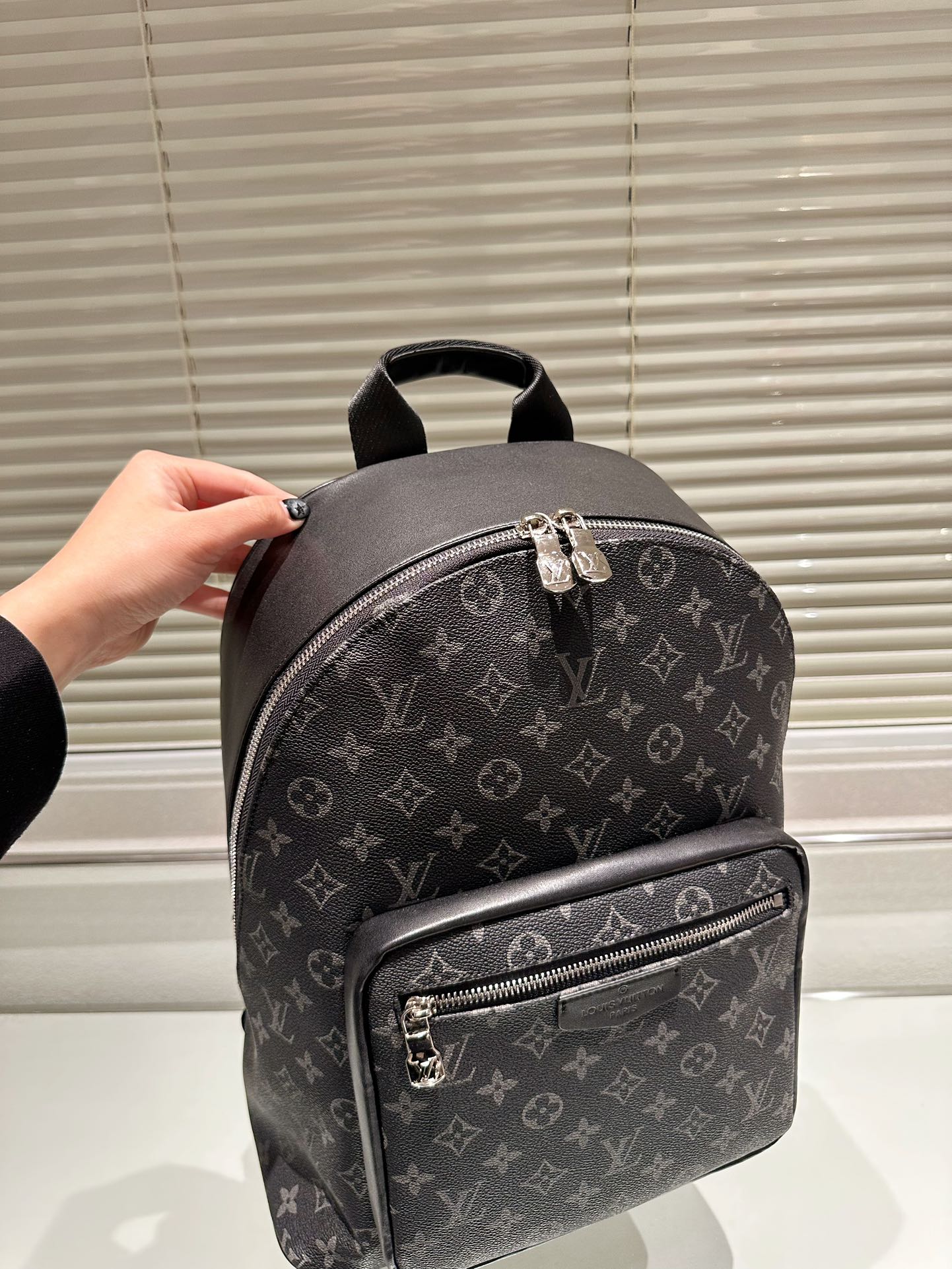 【 LOUIS VUITTON公式 旗艦店】ルイヴィトン   リュックサック   当日出荷 好評に付き再入荷！33*42CM