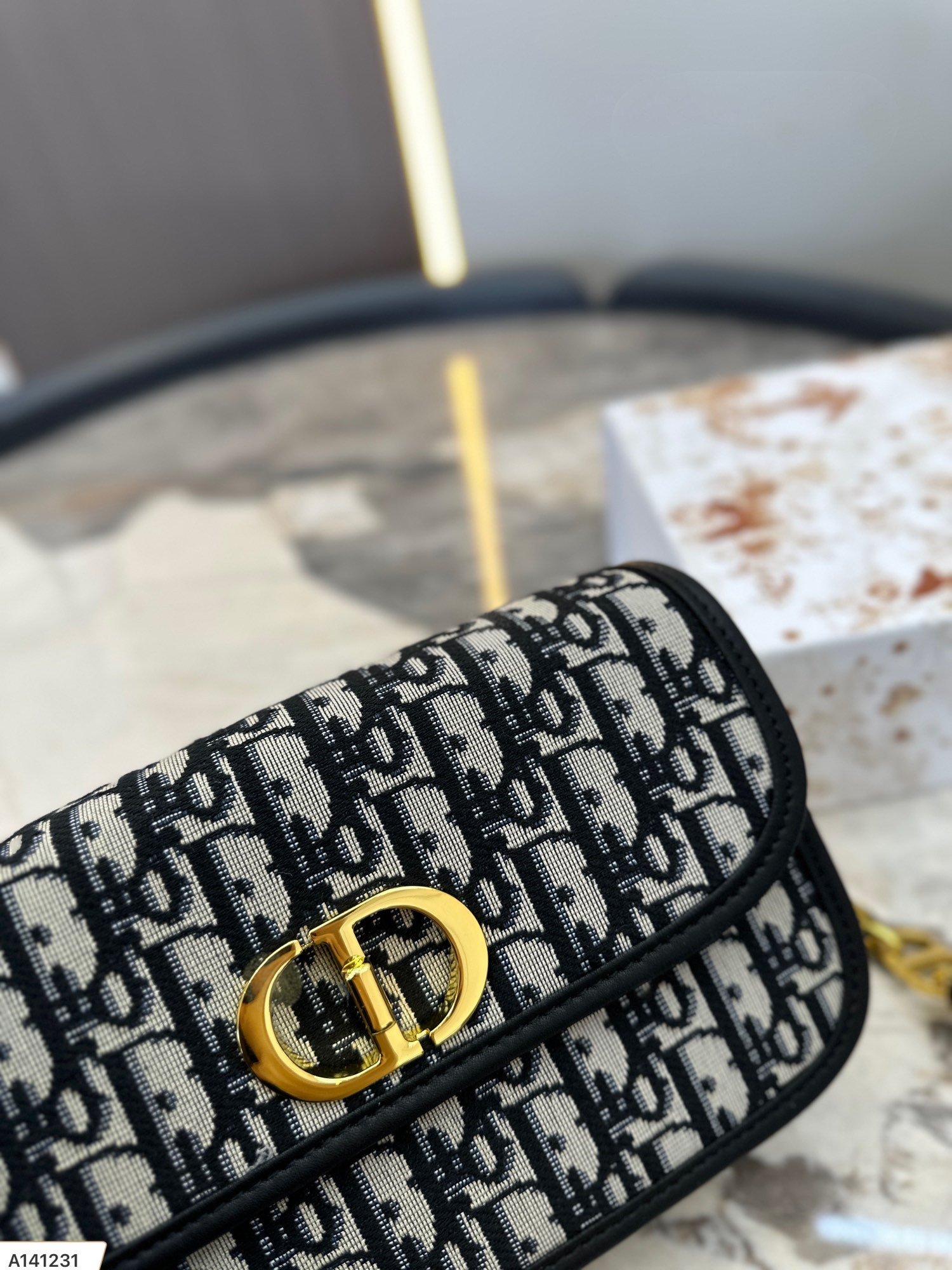 【2024】【DIOR 公式旗艦店】ディオール   ショルダーバッグ 当日出荷 好評に付き再入荷！22.5*12CM