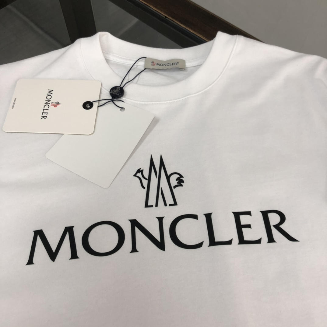 MONCLER モンクレール　2023　半袖シャツ　Tシャツ　長く着て変形しにくい　シンプルの風格　ファッション　かっこいい　白　黒　男女兼用