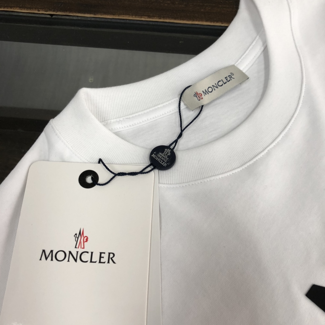 MONCLER モンクレール　2023　半袖シャツ　Tシャツ　長く着て変形しにくい　シンプルの風格　ファッション　かっこいい　白　黒　グレー　男女兼用