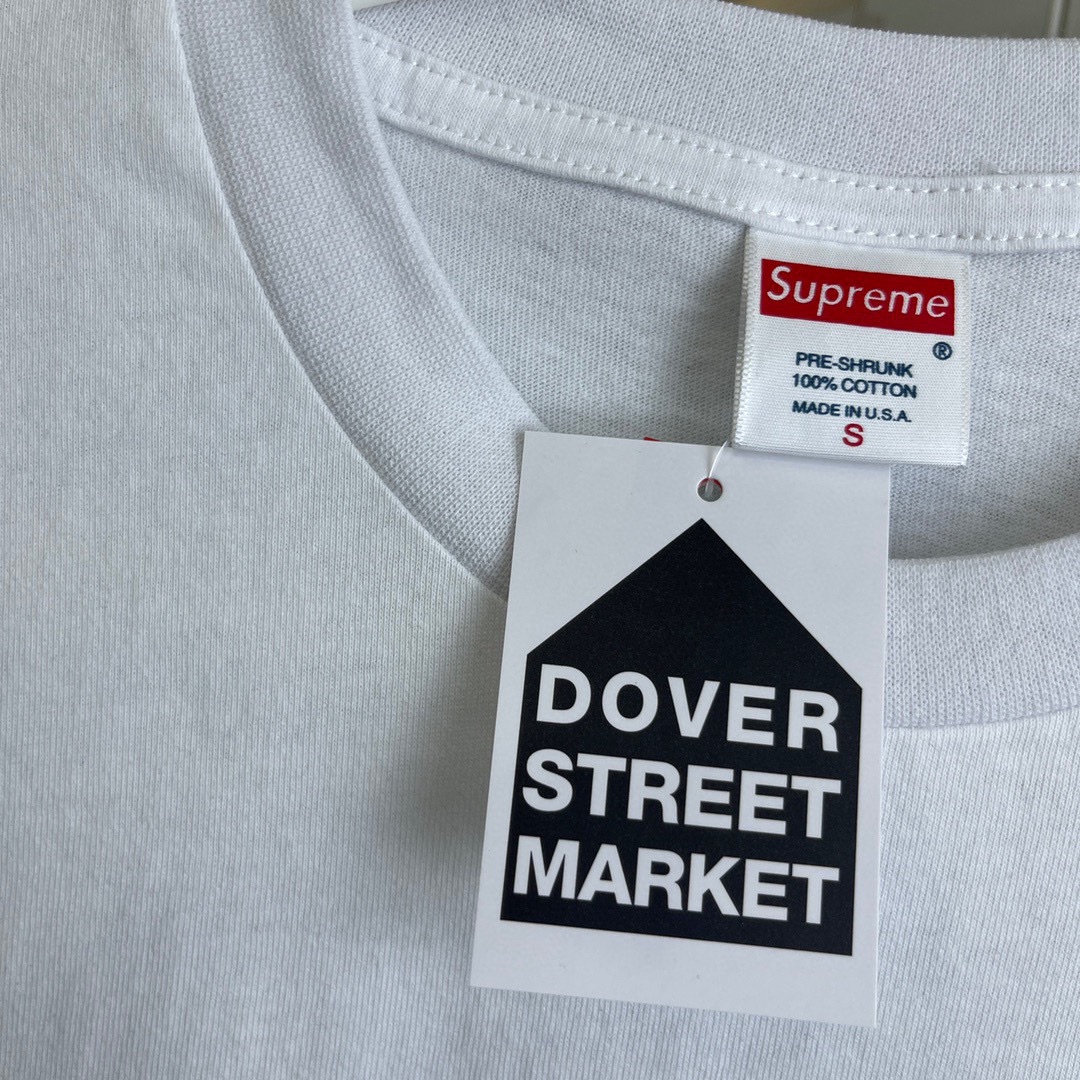 シュプリームSupreme 21ss Week 18 × KAWS 連名 チョーク LOGO クレヨン スケッチ レター ボックス ロゴ 半袖 Tシャツ