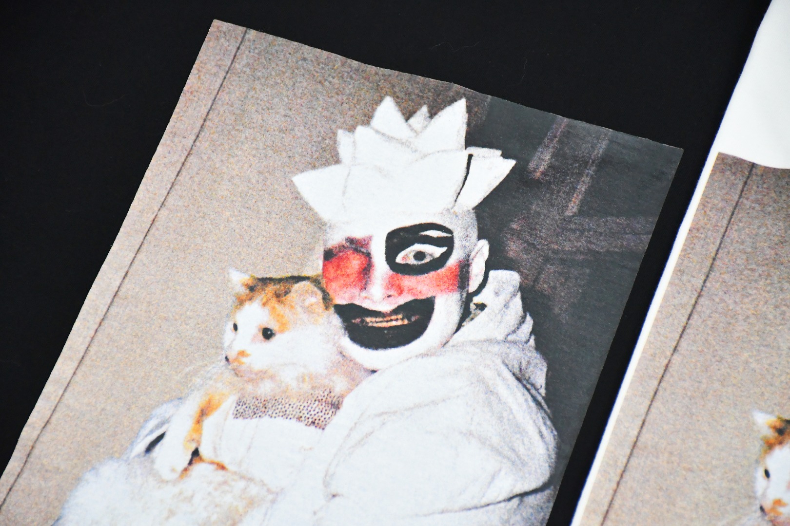 Supreme 20SS Leigh Bowery アーティストコラボ ピエロを抱えた子猫プリント 半袖Tシャツ シュプリーム