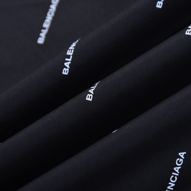 Balenciaga 春　長袖　シャツ　白　黒　ロゴ　アルファベットのプリント