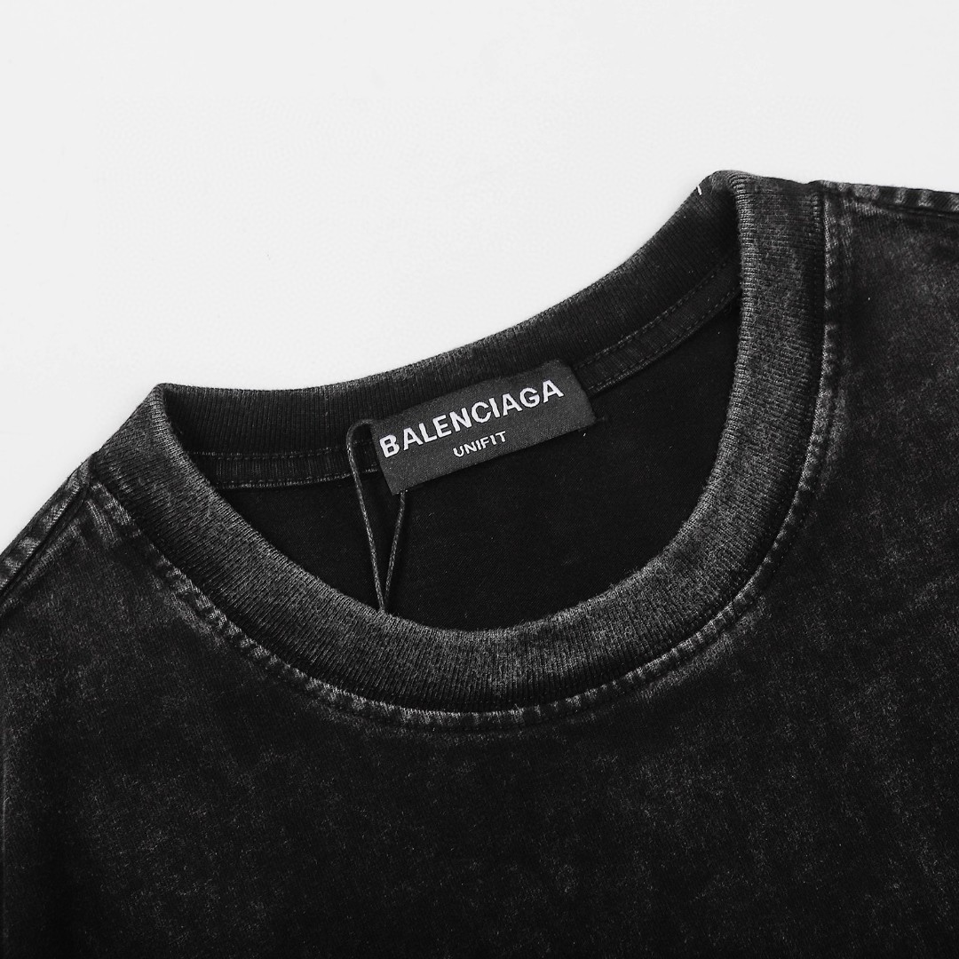 BALENCIAGA バレンシアガの新型のバックルのプリントロゴのプリントの半袖 Tシャツ