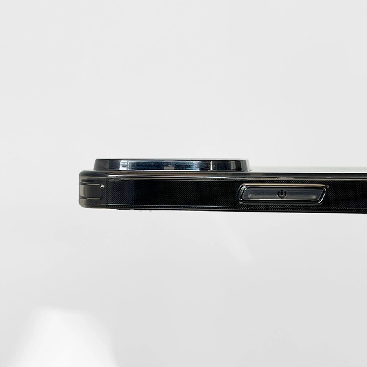 Magsafe対応 高透明・黄変防止クリアケース(ステルスブラック)-hmcase