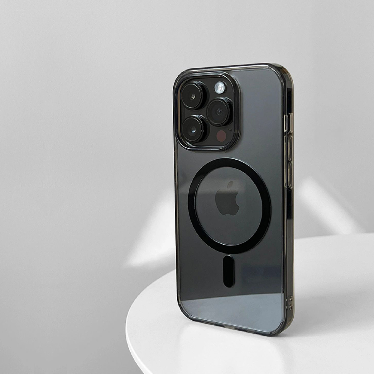 Magsafe対応 高透明・黄変防止クリアケース(ステルスブラック)-hmcase