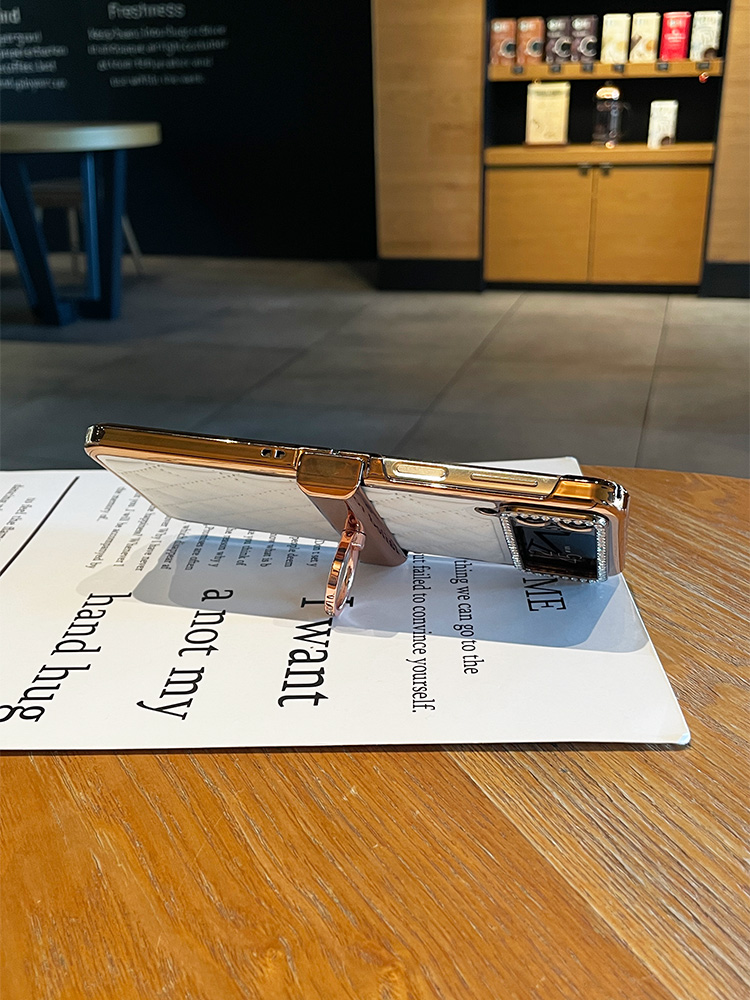 ใช้ได้กับ Samsung Z Flip3/4 Advanced Temperament Sticker Drill เคสโทรศัพท์มือถือ