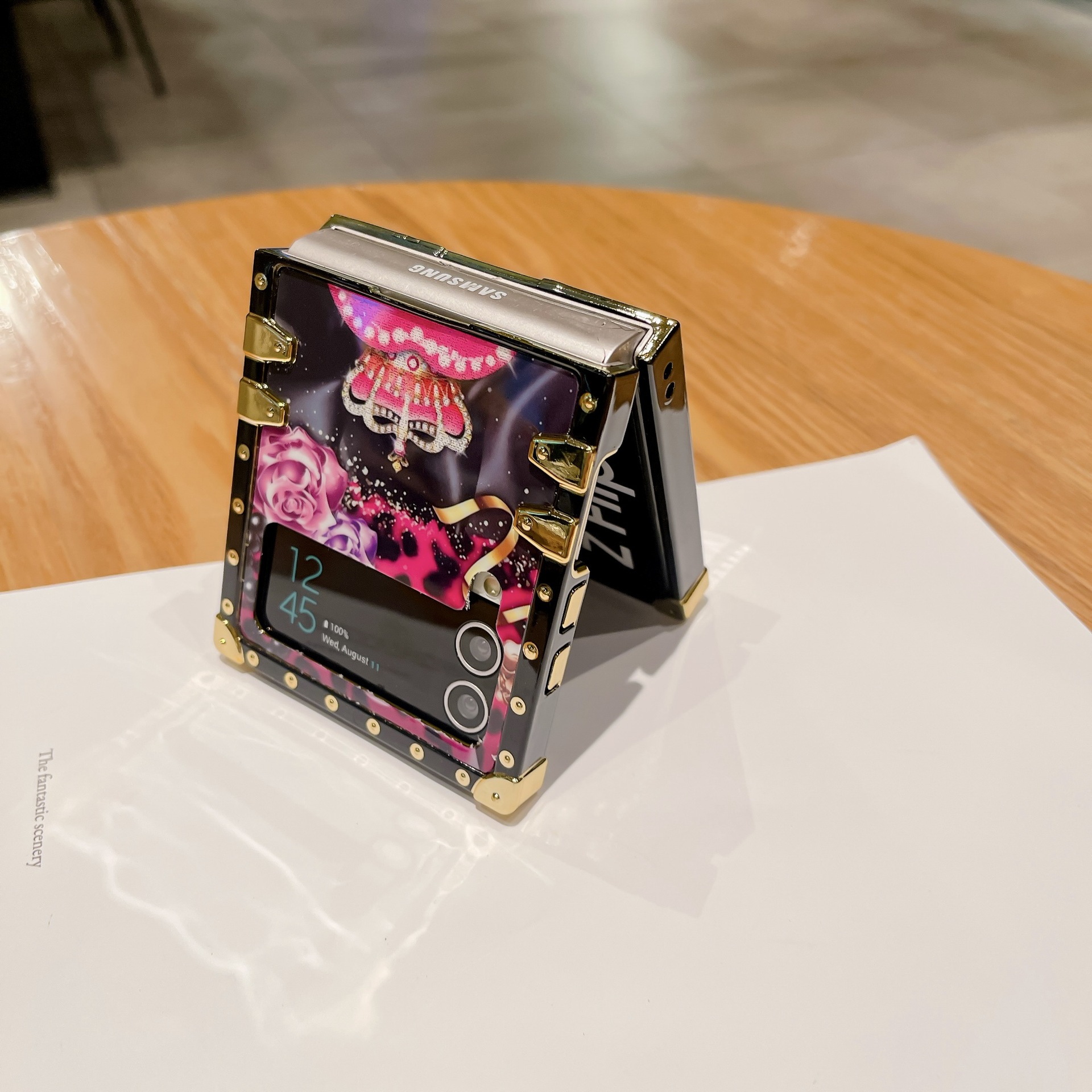 เหมาะสำหรับ Samsung Z Flip4/3 เคสโทรศัพท์มือถือแฟชั่นสร้างสรรค์