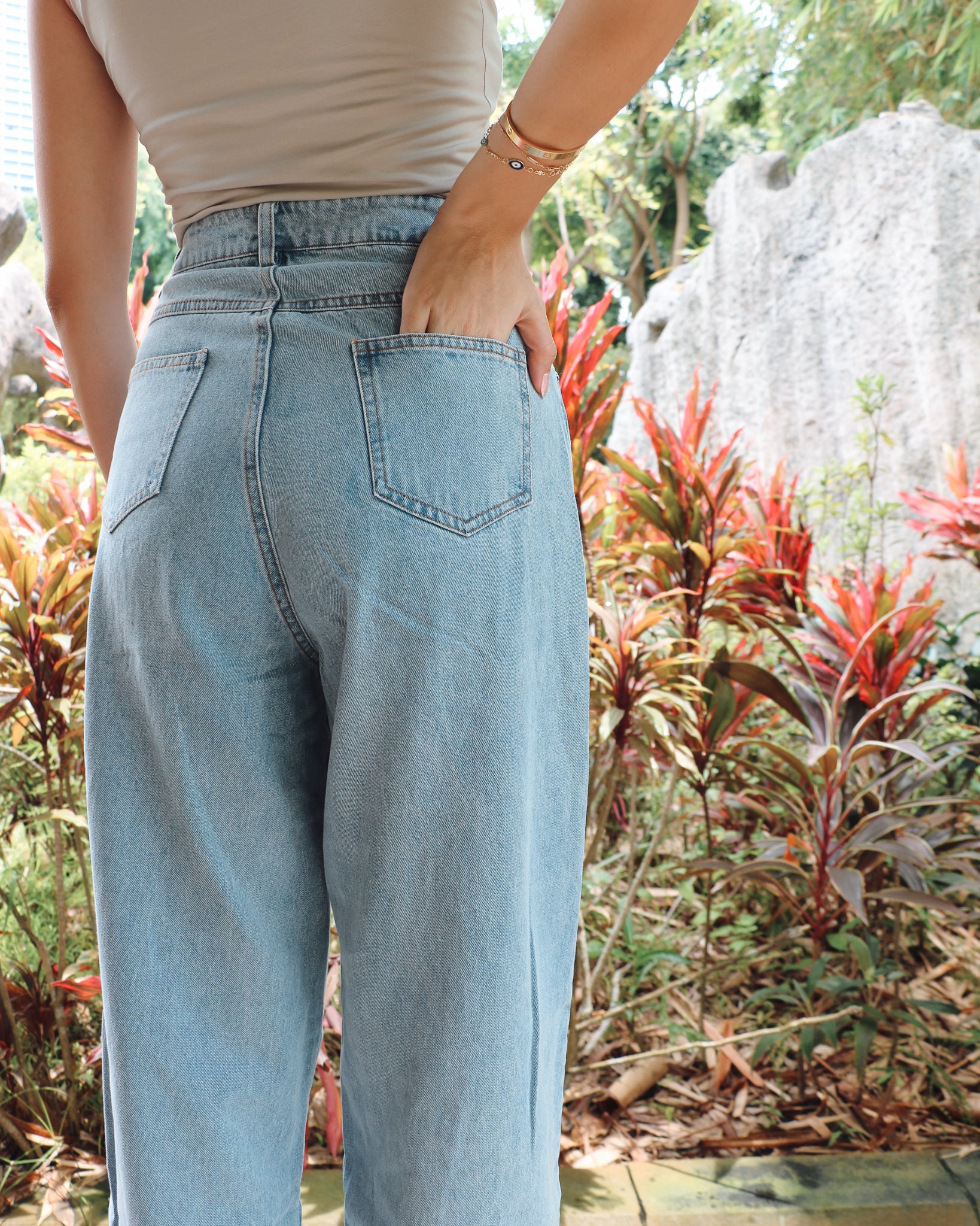 Cass Jeans in Light Wash