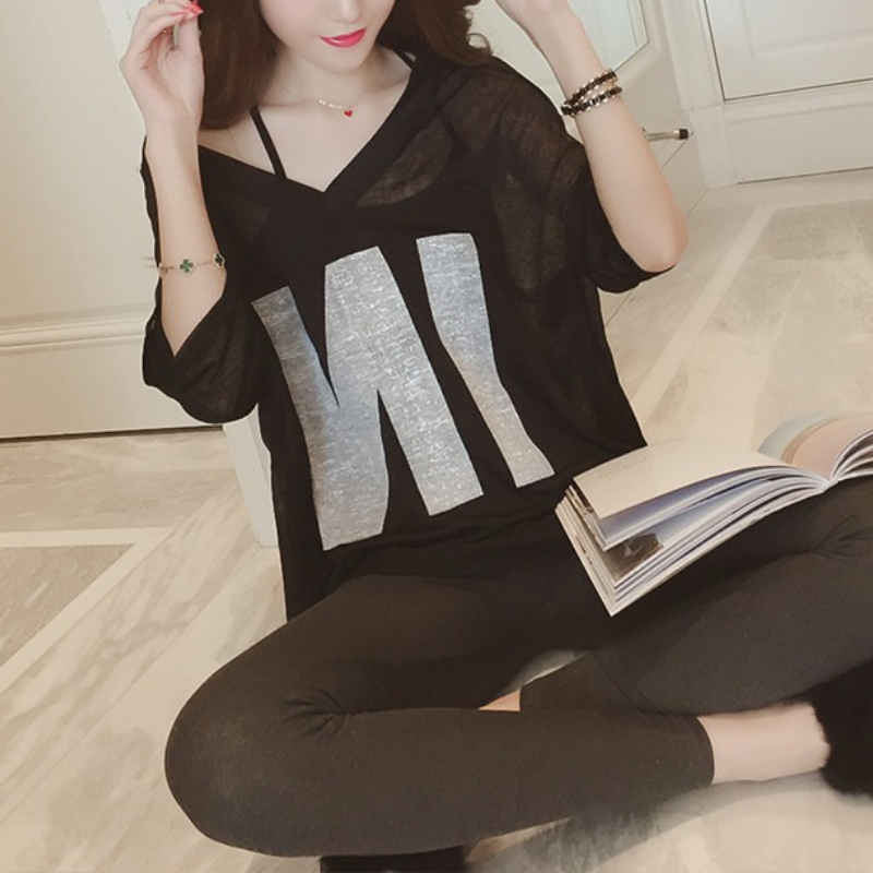 休閒時尚寬鬆V領吊帶衫洋氣兩件套短袖