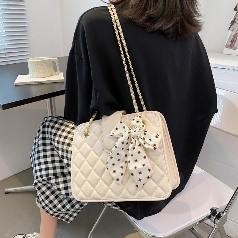 ボウチェーンショルダーバッグ