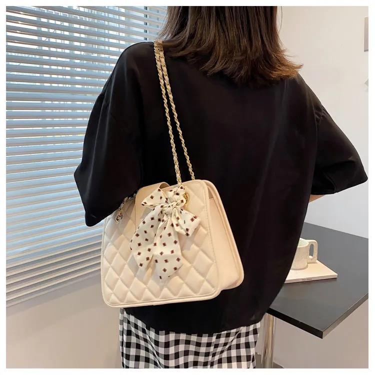 ボウチェーンショルダーバッグ