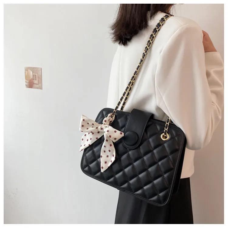 ボウチェーンショルダーバッグ