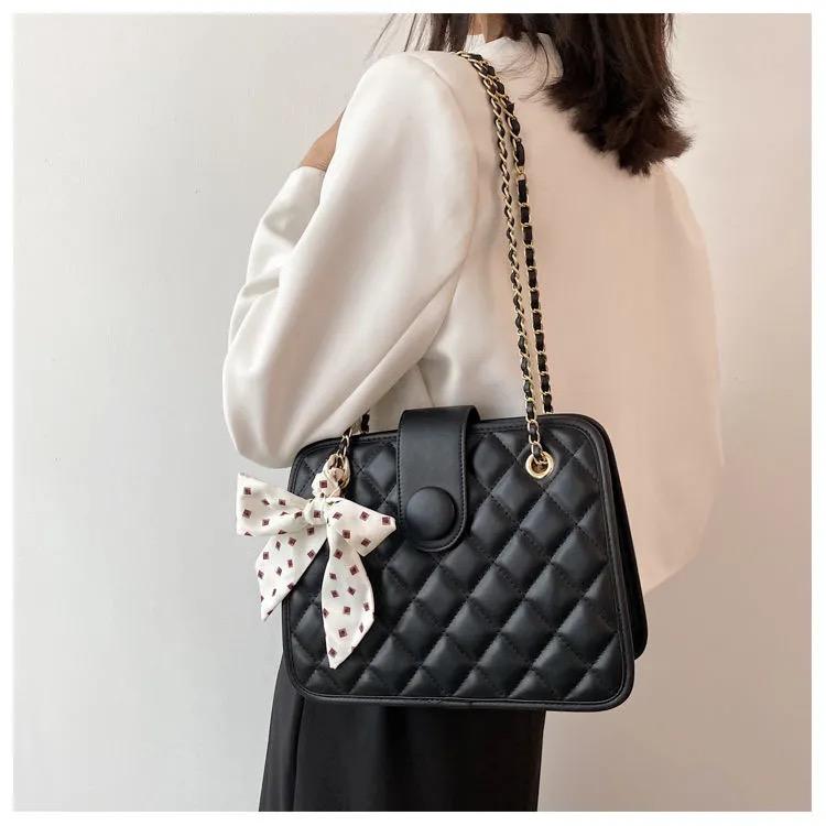 ボウチェーンショルダーバッグ