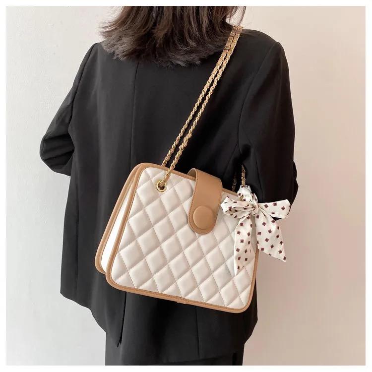 ボウチェーンショルダーバッグ