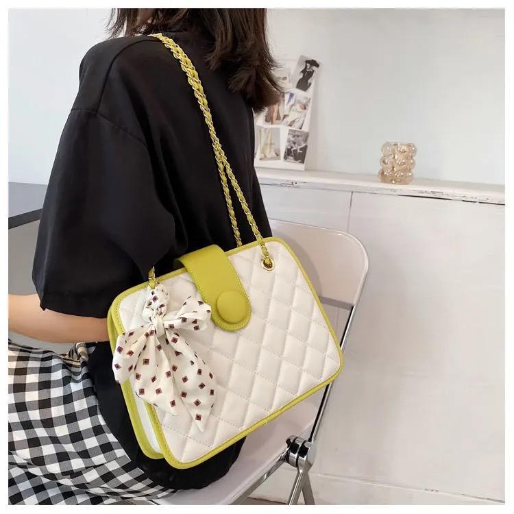 ボウチェーンショルダーバッグ