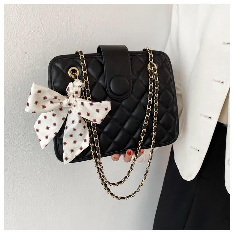 ボウチェーンショルダーバッグ